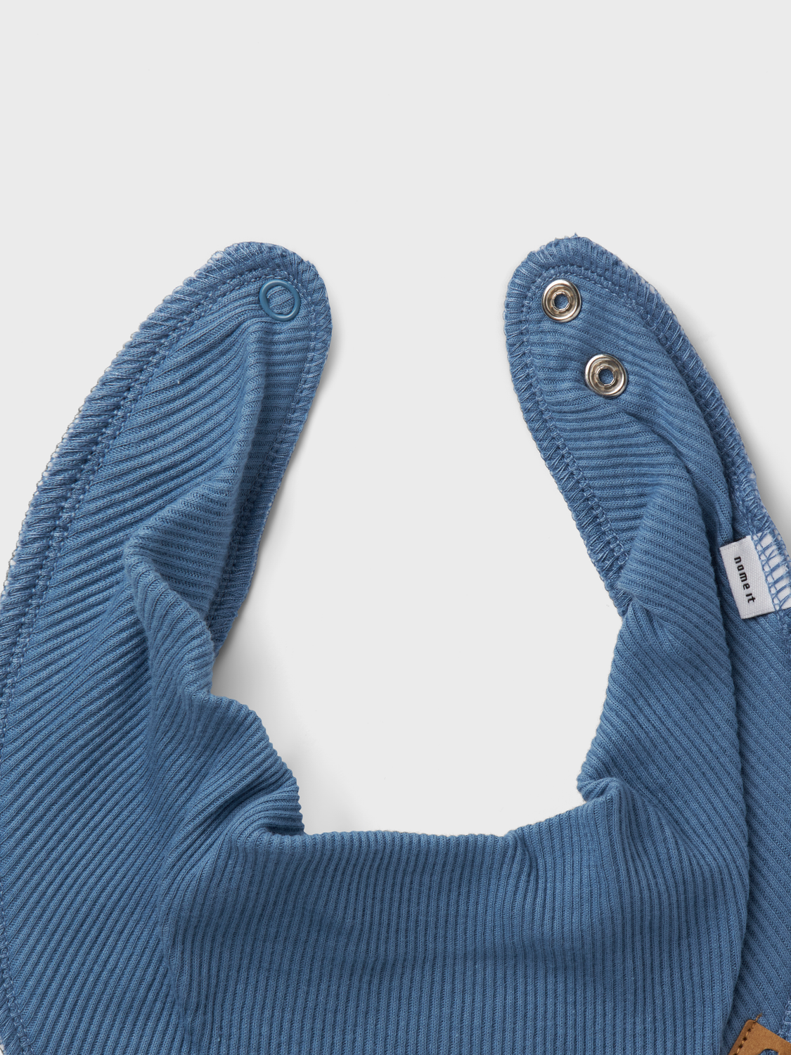 model_shot-front_full